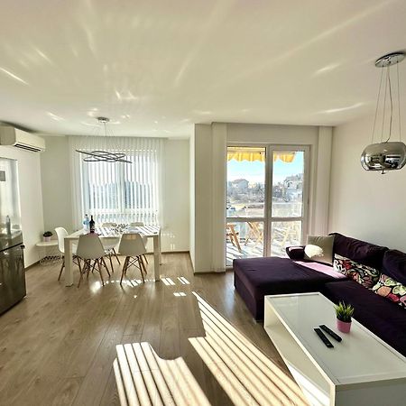 Briz Apartment; 2 Bdr; 6 Guests; Private Parking Warna Exterior foto